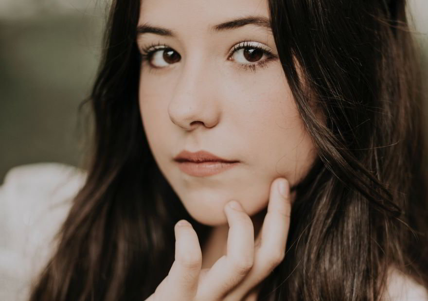 ragazza in cerca di un