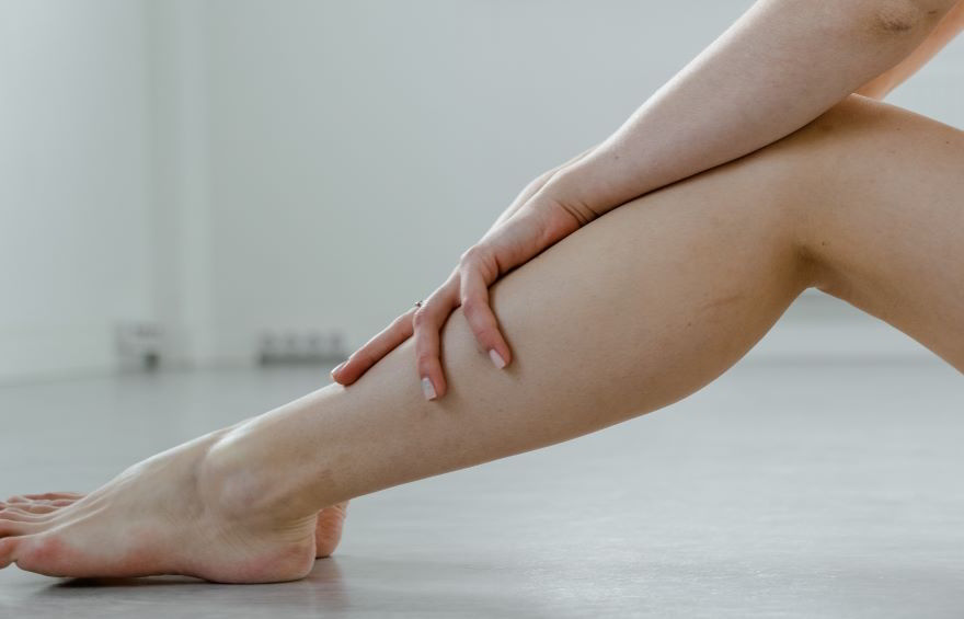 gambe doloranti per lo strappo da ceretta